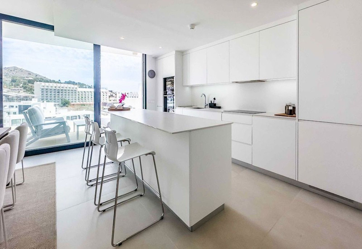 2 Bed Apartment for sale in Fuengirola Costa Del Sol, Málaga, Spain