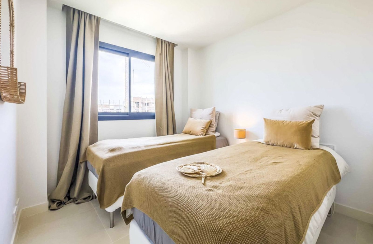 2 Bed Apartment for sale in Fuengirola Costa Del Sol, Málaga, Spain