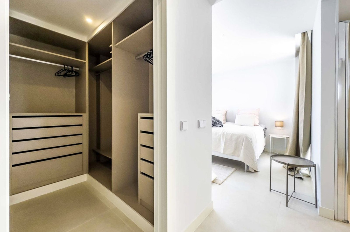 2 Bed Apartment for sale in Fuengirola Costa Del Sol, Málaga, Spain