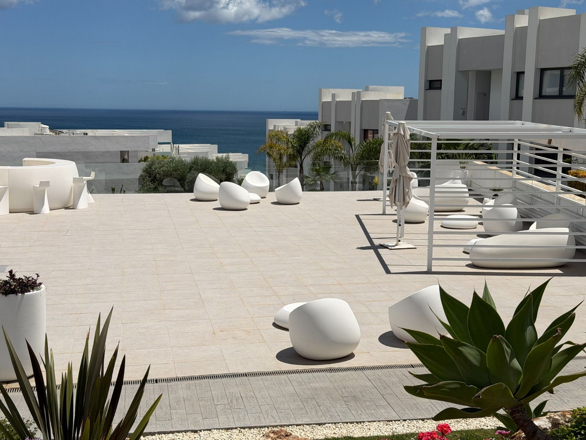 3 Bed Apartment for sale in Casares Costa Del Sol, Málaga, Spain