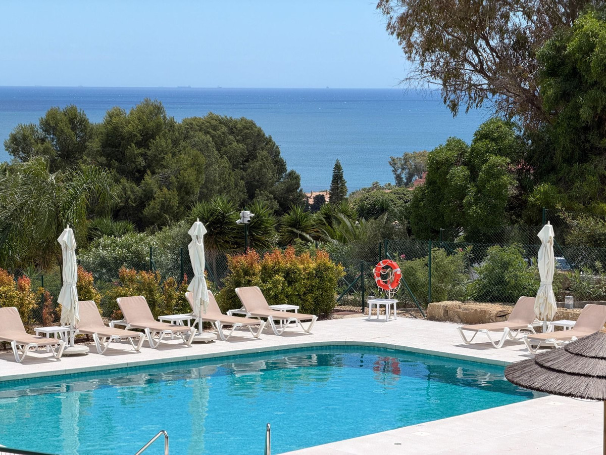 3 Bed Apartment for sale in Casares Costa Del Sol, Málaga, Spain