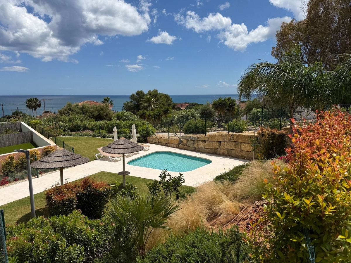 3 Bed Apartment for sale in Casares Costa Del Sol, Málaga, Spain