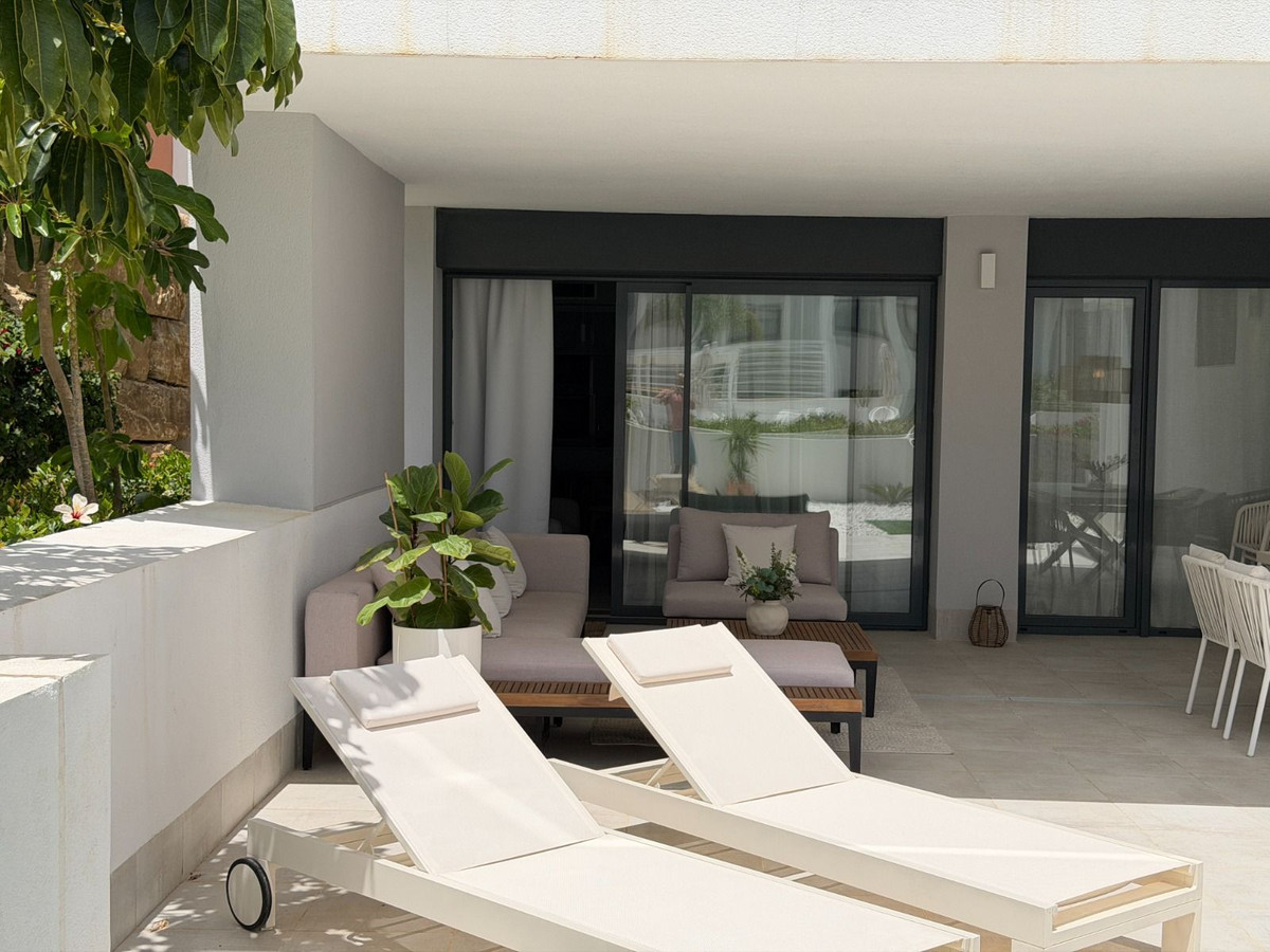 3 Bed Apartment for sale in Casares Costa Del Sol, Málaga, Spain