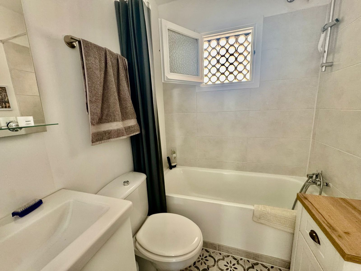 2 Bed Townhouse for sale in Calahonda Costa Del Sol, Málaga, Spain