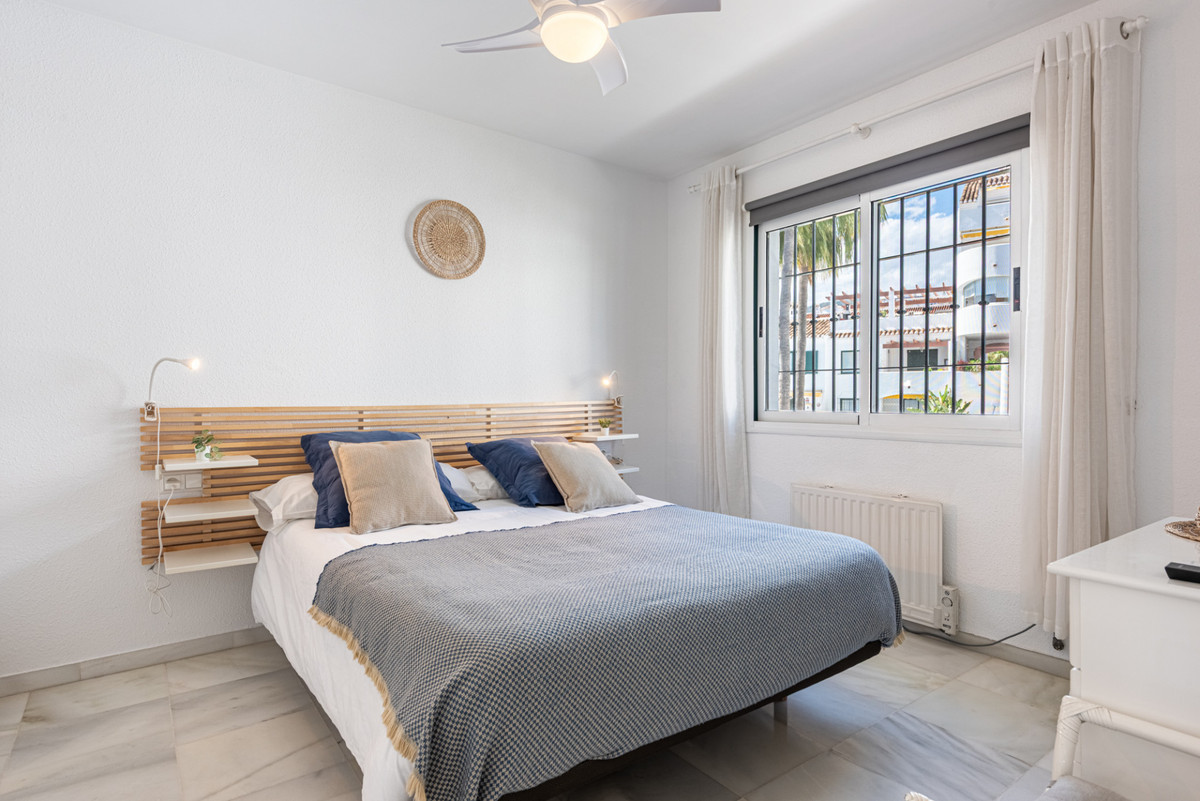 2 Bed Apartment for sale in Benalmadena Costa Costa Del Sol, Málaga, Spain