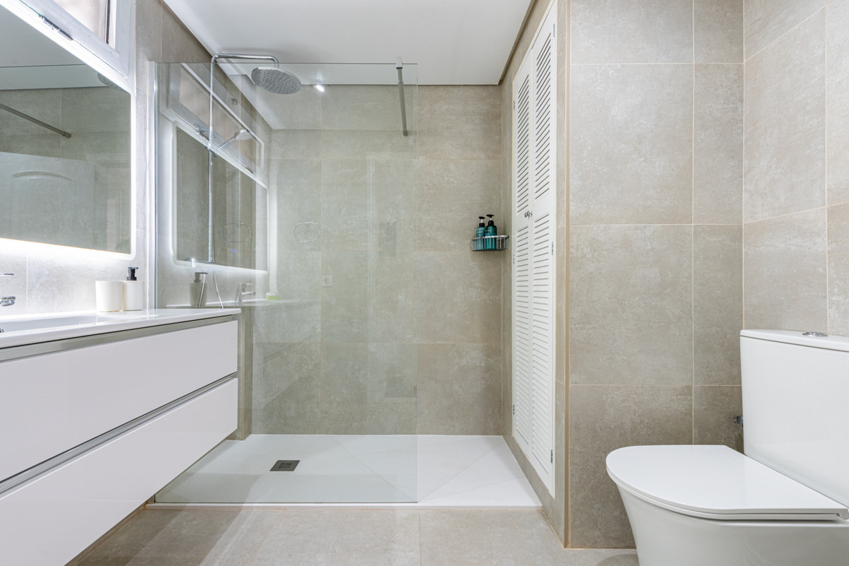 2 Bed Apartment for sale in Benalmadena Costa Costa Del Sol, Málaga, Spain