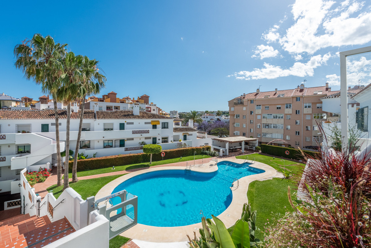 2 Bed Apartment for sale in Benalmadena Costa Costa Del Sol, Málaga, Spain