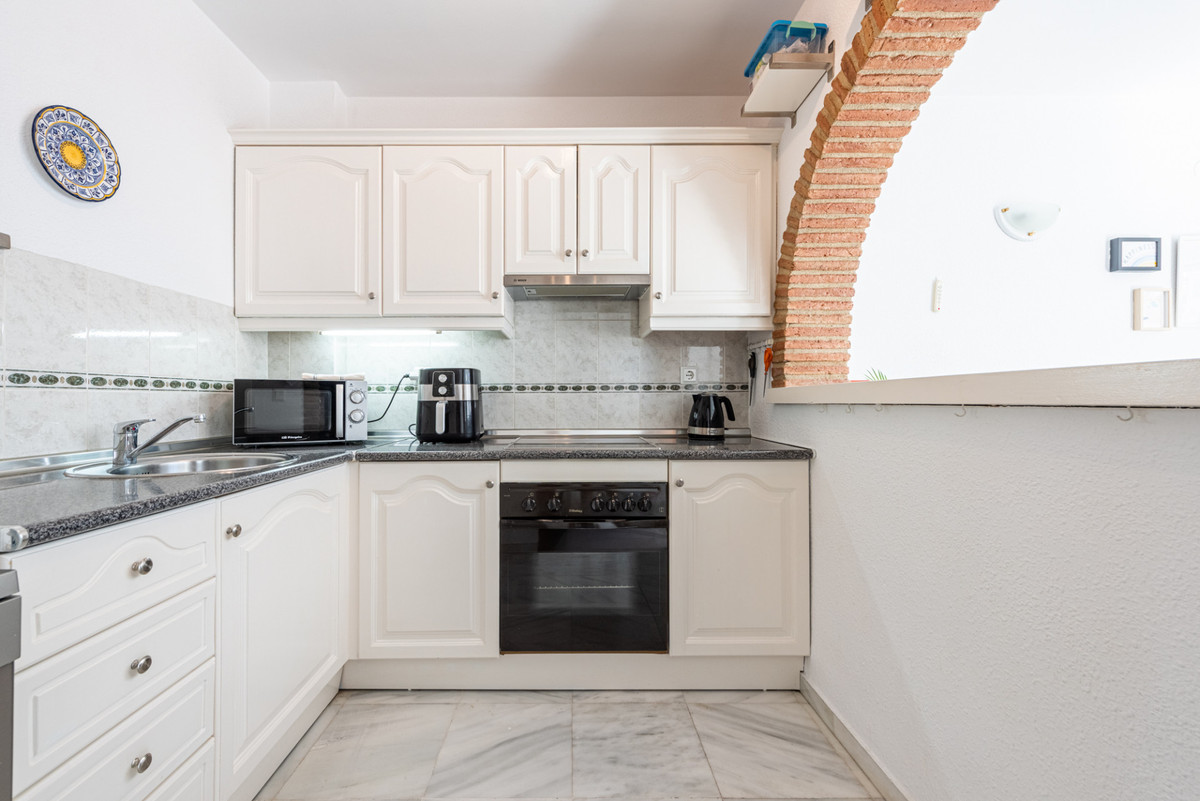 2 Bed Apartment for sale in Benalmadena Costa Costa Del Sol, Málaga, Spain