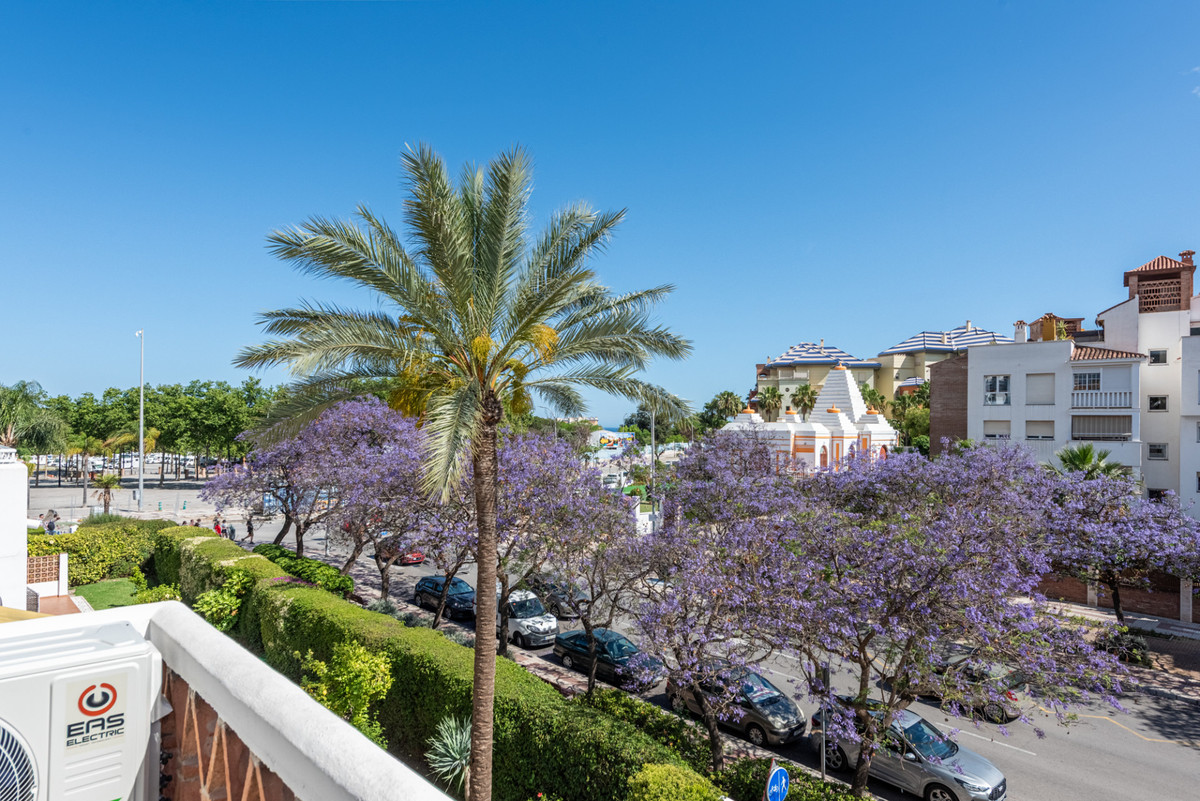 2 Bed Apartment for sale in Benalmadena Costa Costa Del Sol, Málaga, Spain