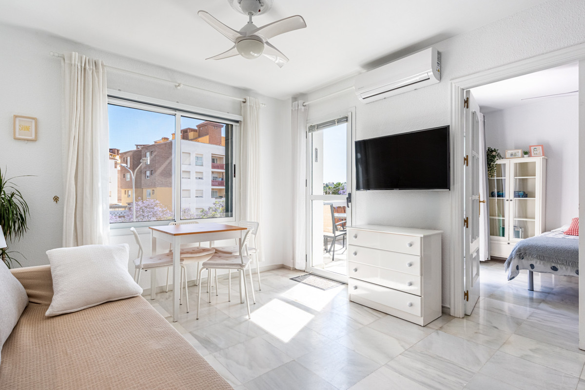 2 Bed Apartment for sale in Benalmadena Costa Costa Del Sol, Málaga, Spain