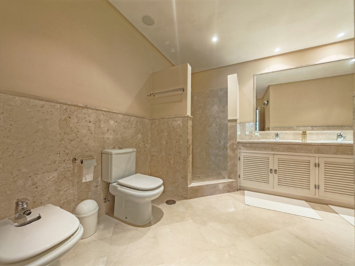 2 Bed Apartment for sale in La Mairena Costa Del Sol, Málaga, Spain