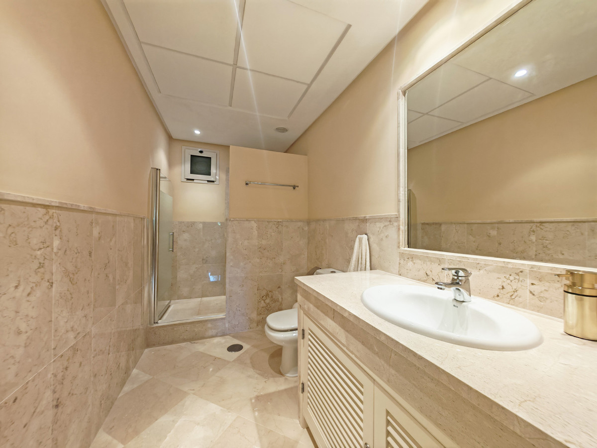2 Bed Apartment for sale in La Mairena Costa Del Sol, Málaga, Spain