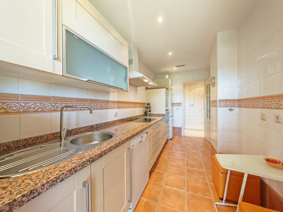 2 Bed Apartment for sale in La Mairena Costa Del Sol, Málaga, Spain
