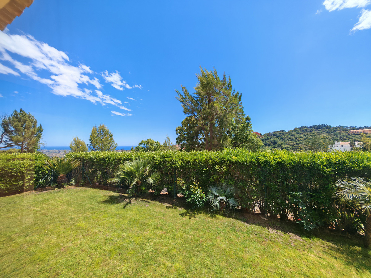 2 Bed Apartment for sale in La Mairena Costa Del Sol, Málaga, Spain