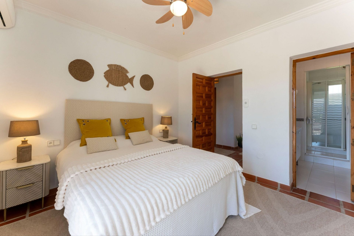 6 Bed Townhouse for sale in Alhaurín El Grande Costa Del Sol, Málaga, Spain