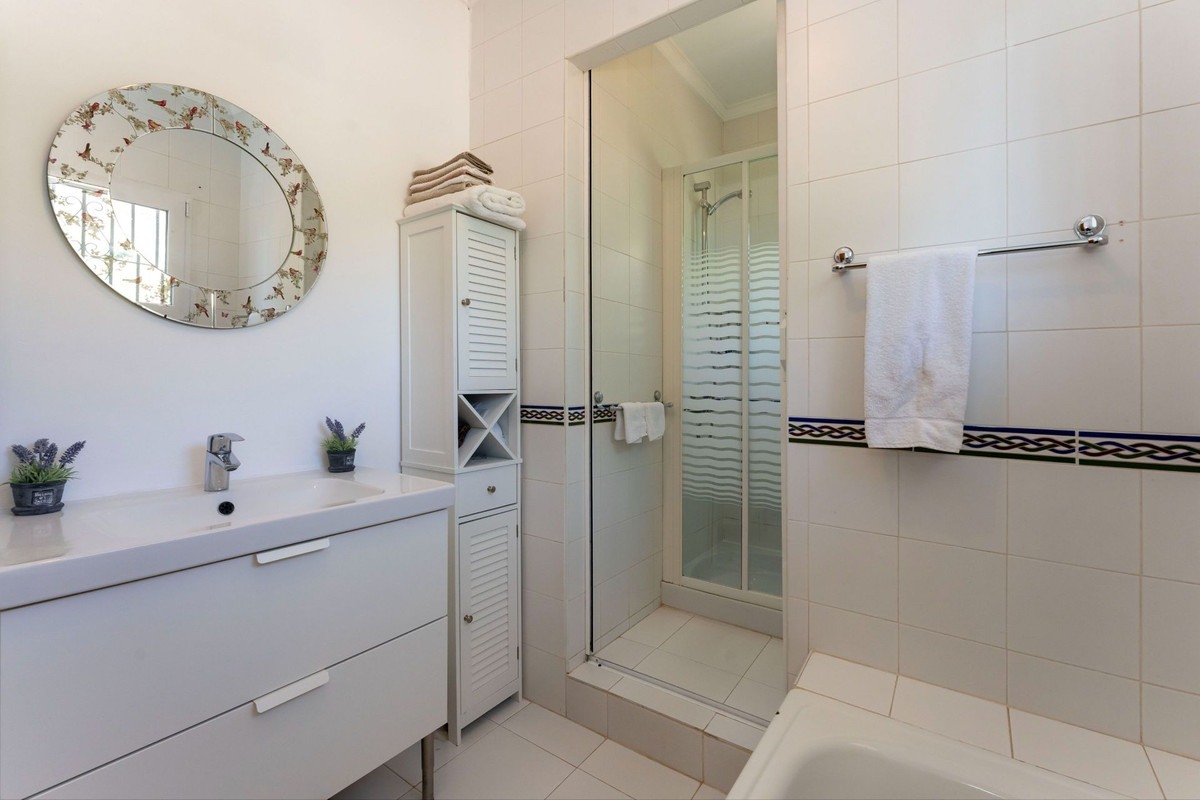 6 Bed Townhouse for sale in Alhaurín El Grande Costa Del Sol, Málaga, Spain