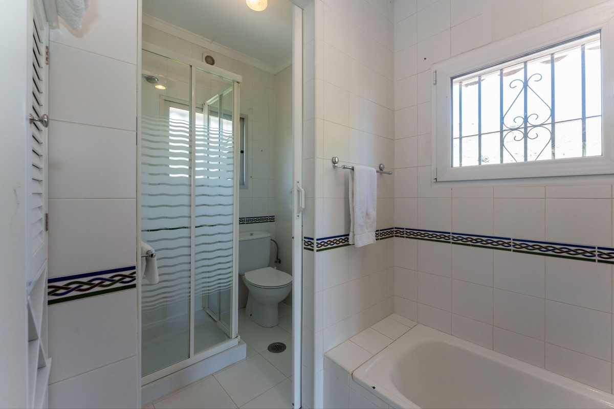 6 Bed Townhouse for sale in Alhaurín El Grande Costa Del Sol, Málaga, Spain