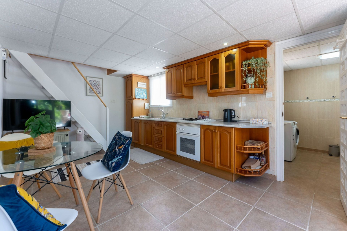 6 Bed Townhouse for sale in Alhaurín El Grande Costa Del Sol, Málaga, Spain