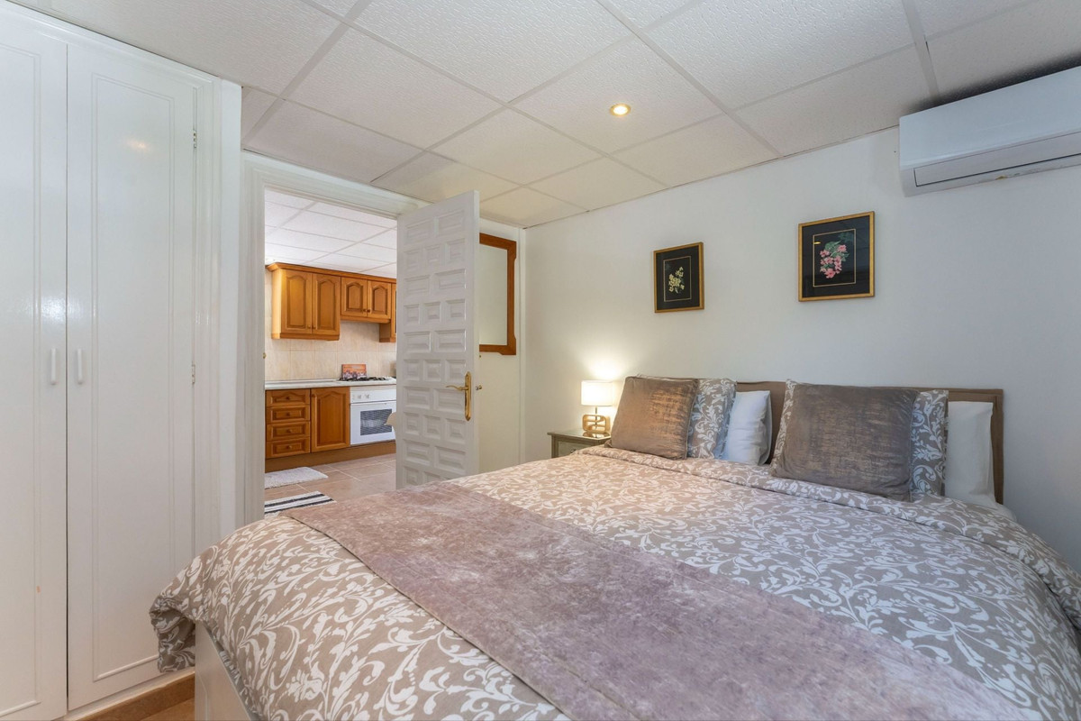 6 Bed Townhouse for sale in Alhaurín El Grande Costa Del Sol, Málaga, Spain