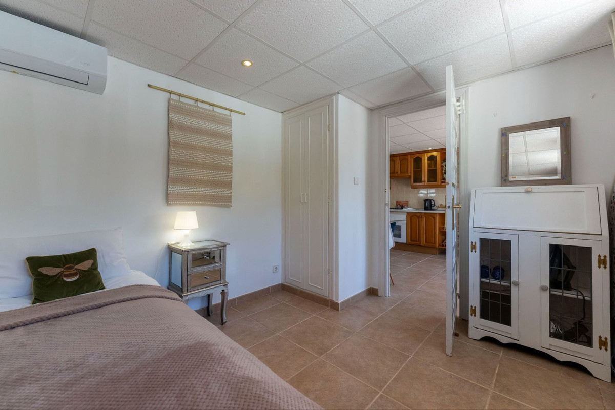 6 Bed Townhouse for sale in Alhaurín El Grande Costa Del Sol, Málaga, Spain