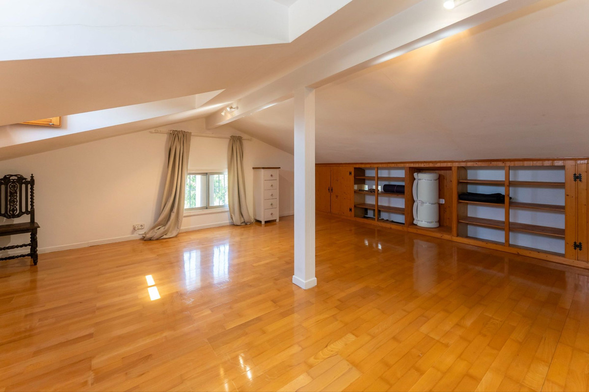 6 Bed Townhouse for sale in Alhaurín El Grande Costa Del Sol, Málaga, Spain