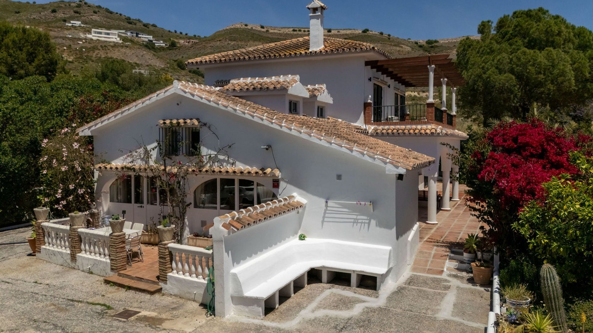 6 Bed Townhouse for sale in Alhaurín El Grande Costa Del Sol, Málaga, Spain