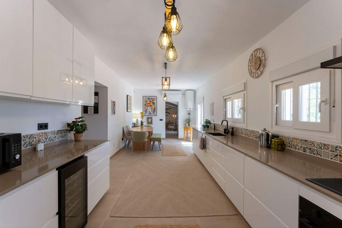 6 Bed Townhouse for sale in Alhaurín El Grande Costa Del Sol, Málaga, Spain