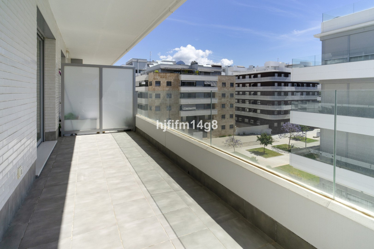Se vende Apartamento Planta Media de 2 dormitorios en Costa Del Sol, Málaga, España