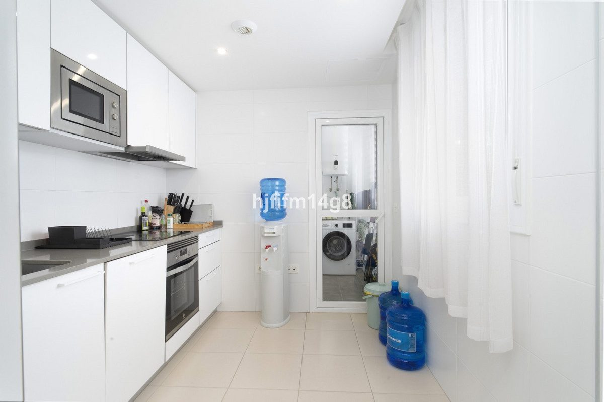 Se vende Apartamento Planta Media de 2 dormitorios en Costa Del Sol, Málaga, España