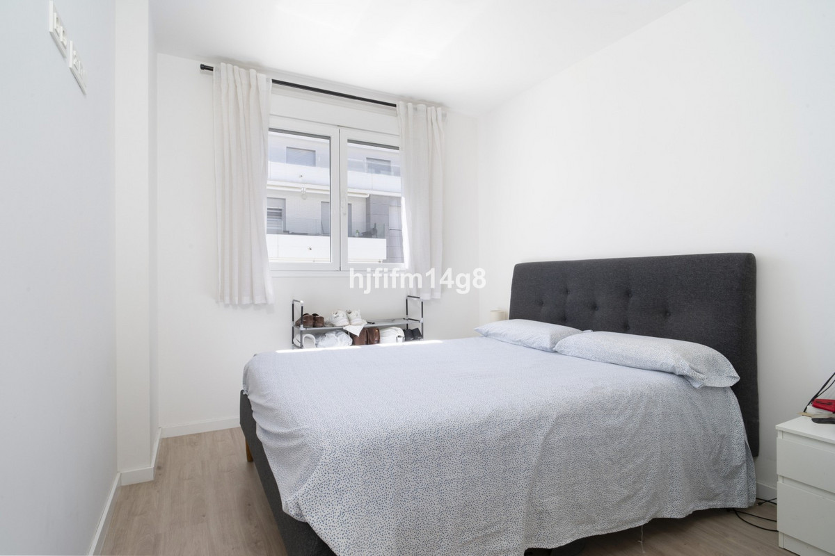 Se vende Apartamento Planta Media de 2 dormitorios en Costa Del Sol, Málaga, España