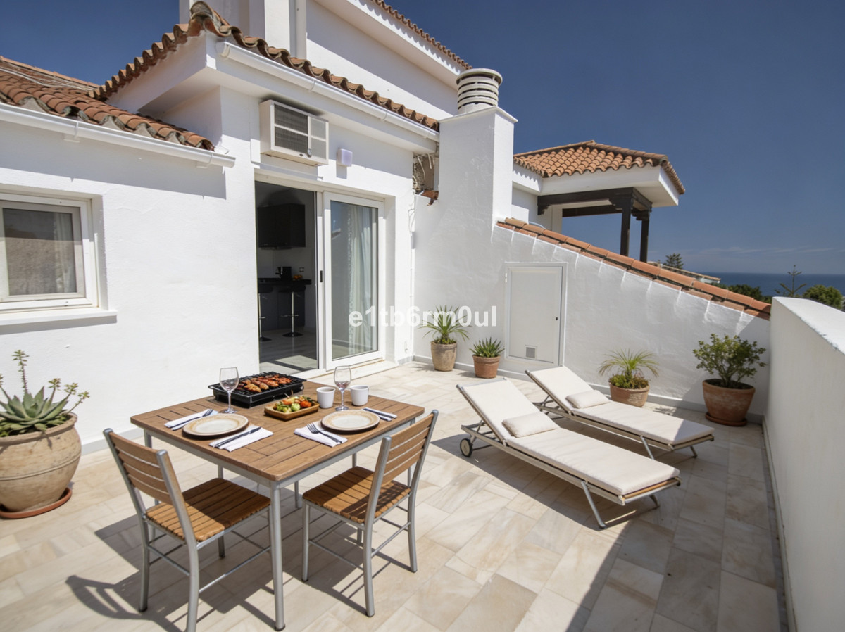 Apartment for sale in The Golden Mile Costa Del Sol, Málaga, Spain