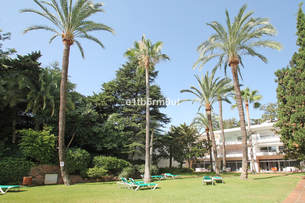 1 Bed Apartment for sale in The Golden Mile Costa Del Sol, Málaga, Spain