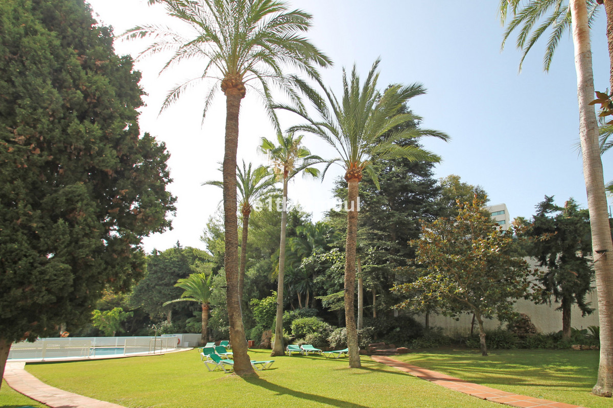1 Bed Apartment for sale in The Golden Mile Costa Del Sol, Málaga, Spain