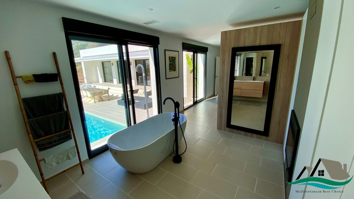 Se vende Villa - Chalet de 3 dormitorios en Costa Blanca, Alicante, España