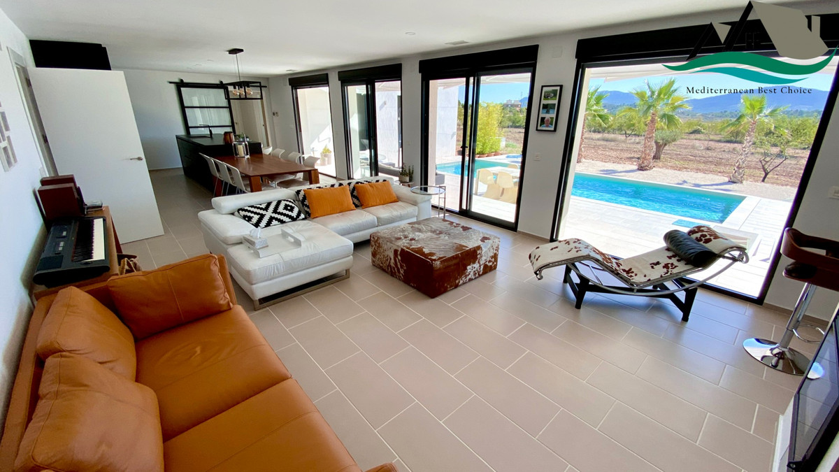 Se vende Villa - Chalet de 3 dormitorios en Costa Blanca, Alicante, España
