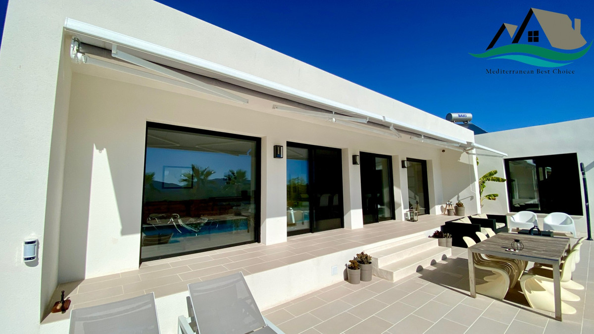 Se vende Villa - Chalet de 3 dormitorios en Costa Blanca, Alicante, España