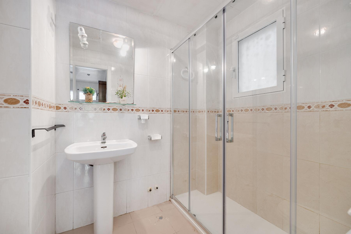 Se vende Bungalow de 2 dormitorios en Costa Blanca, Alicante, España