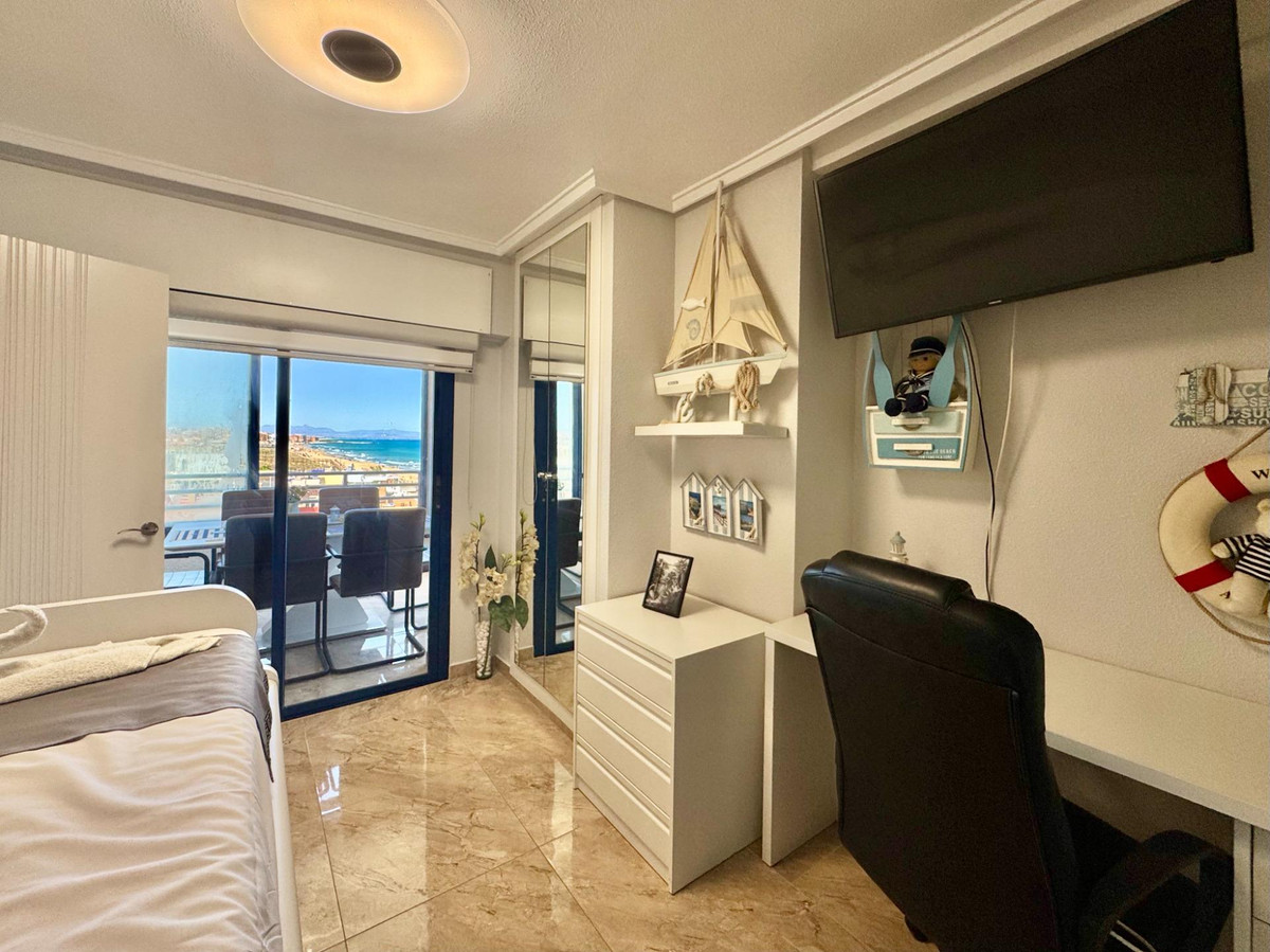 Se vende Apartamento Planta Media de 2 dormitorios en Costa Blanca, Alicante, España