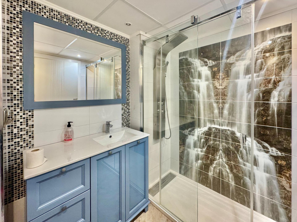 Se vende Apartamento Planta Media de 2 dormitorios en Costa Blanca, Alicante, España