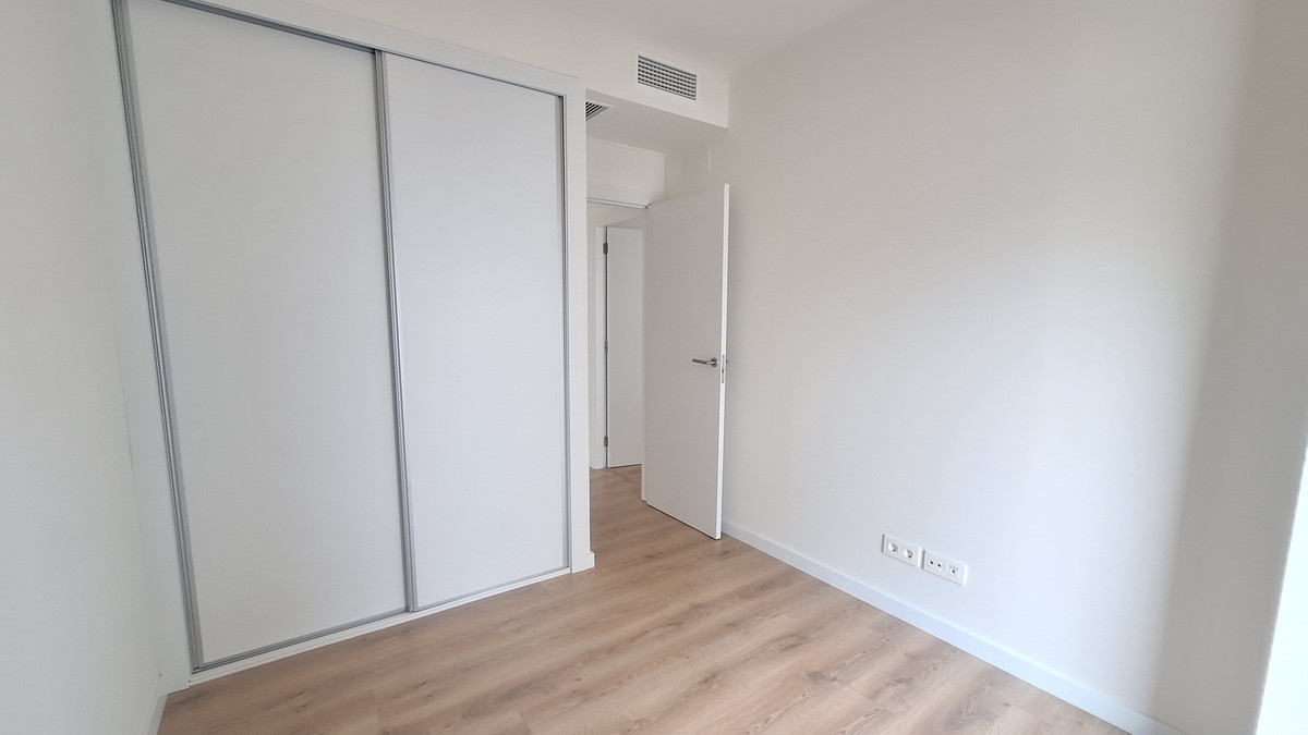 Se vende Apartamento Planta Media de 3 dormitorios en Costa Del Sol, Málaga, España