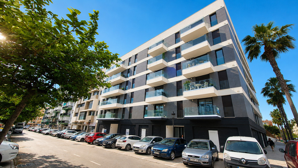 Se vende Apartamento Planta Media de 3 dormitorios en Costa Del Sol, Málaga, España