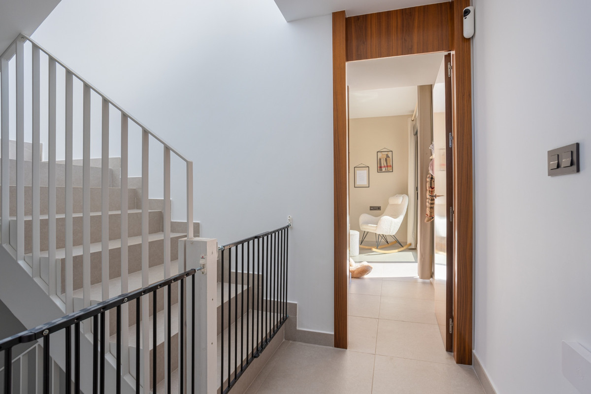 Se vende Villa - Chalet de 4 dormitorios en Costa Blanca, Alicante, España