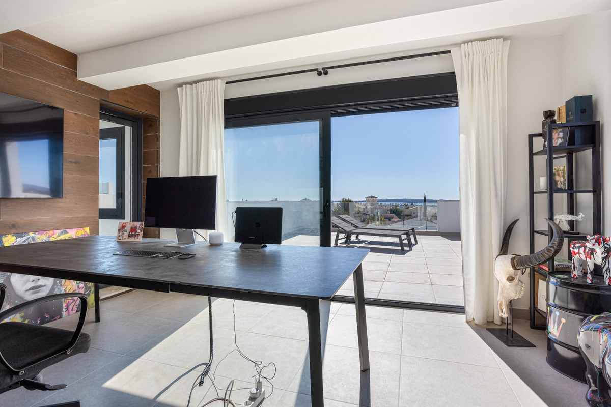 Se vende Villa - Chalet de 4 dormitorios en Costa Blanca, Alicante, España