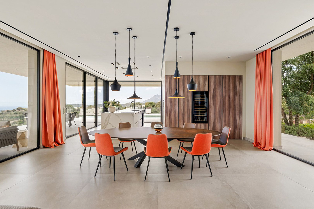 Se vende Villa - Chalet de 5 dormitorios en Costa Del Sol, Málaga, España