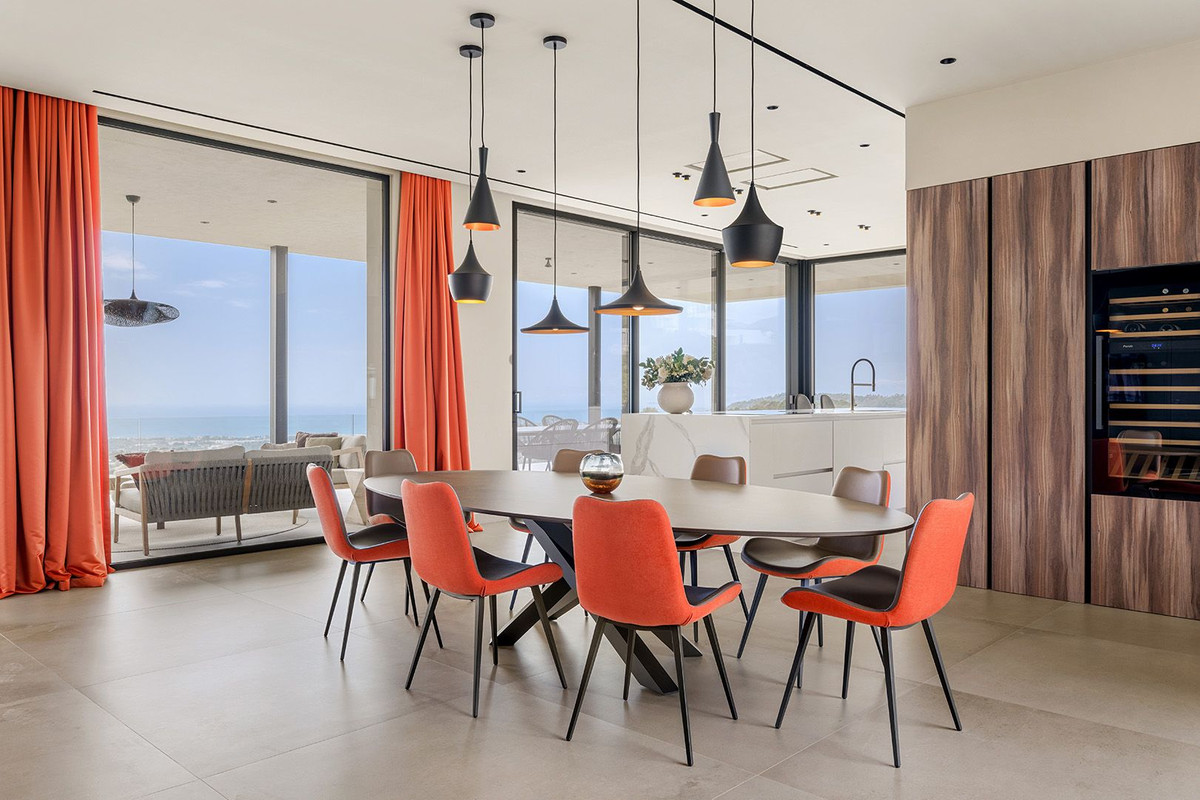 Se vende Villa - Chalet de 5 dormitorios en Costa Del Sol, Málaga, España