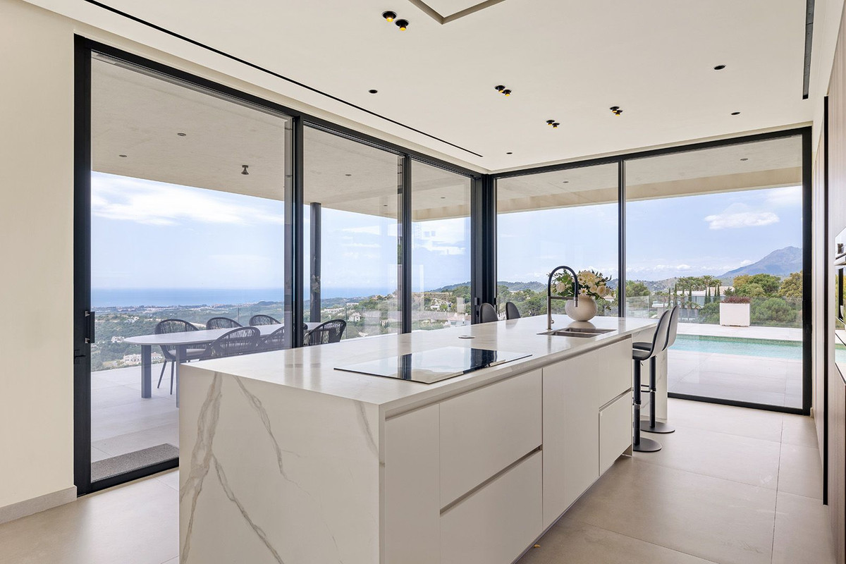 Se vende Villa - Chalet de 5 dormitorios en Costa Del Sol, Málaga, España