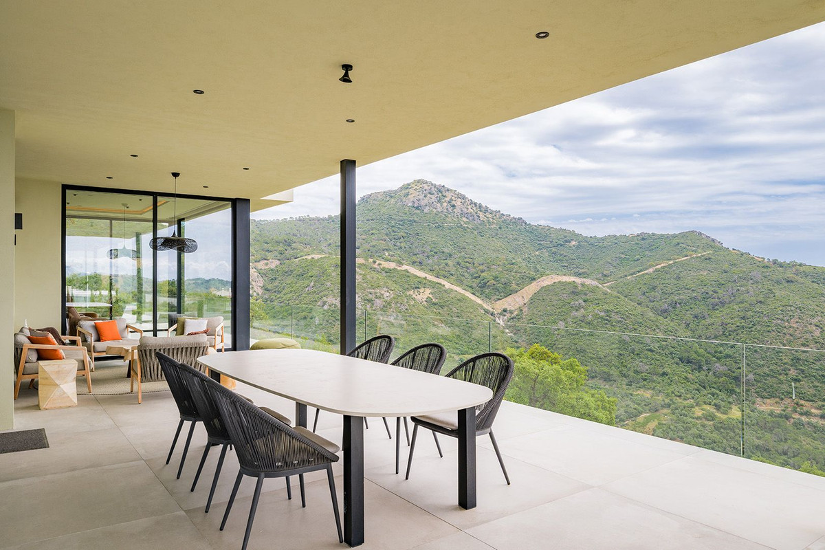 Se vende Villa - Chalet de 5 dormitorios en Costa Del Sol, Málaga, España