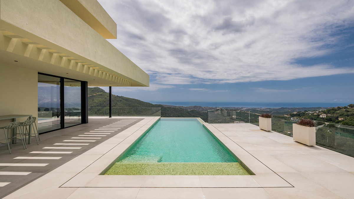 Se vende Villa - Chalet de 5 dormitorios en Costa Del Sol, Málaga, España