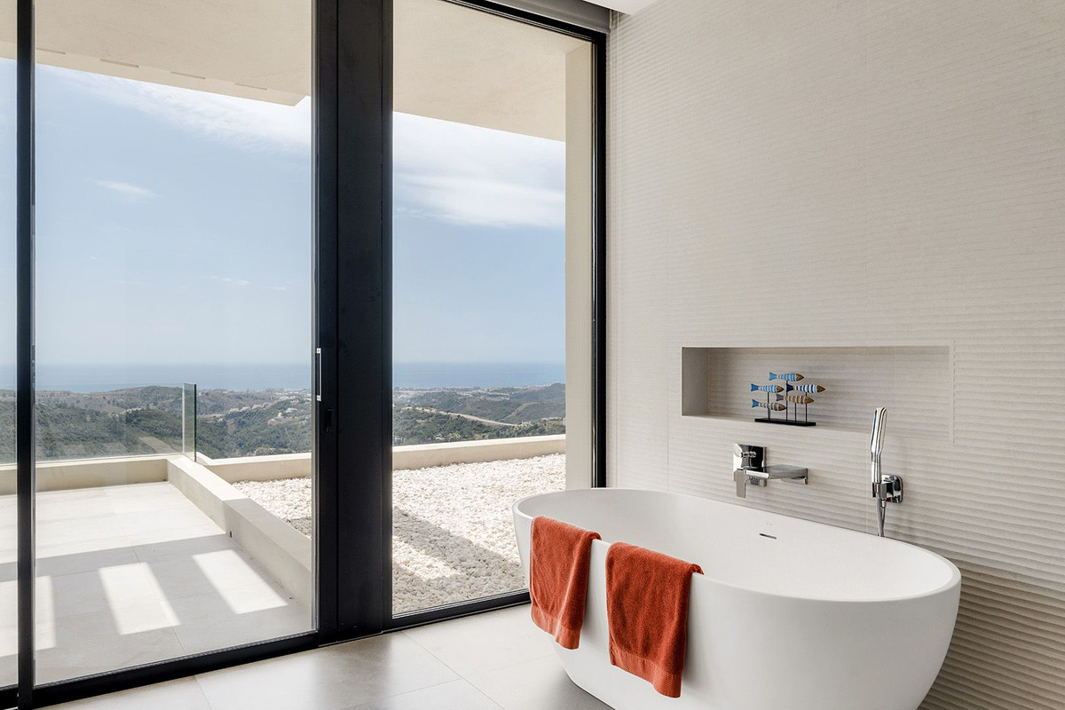 Se vende Villa - Chalet de 5 dormitorios en Costa Del Sol, Málaga, España