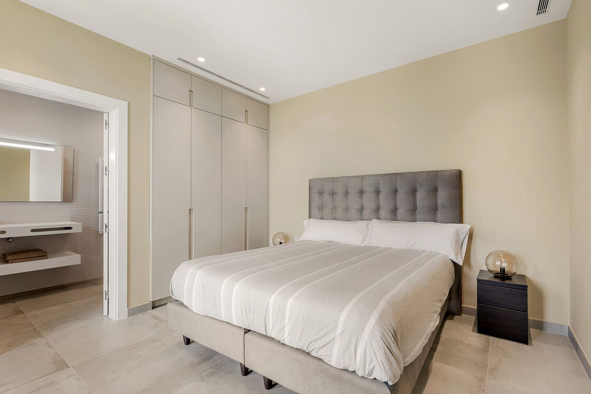 Se vende Villa - Chalet de 5 dormitorios en Costa Del Sol, Málaga, España